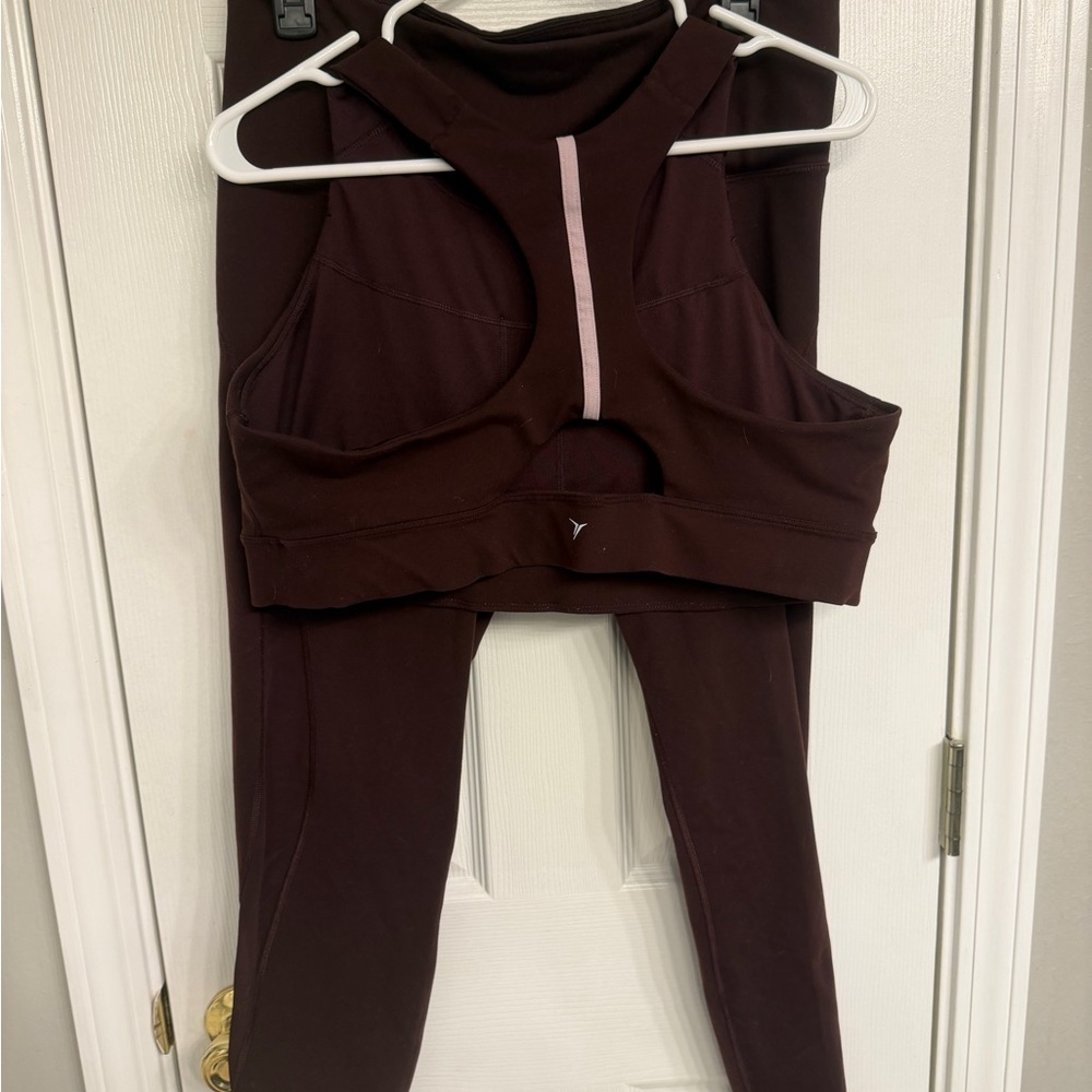 Old Navy Active Maroon Leggings & Sports Bra